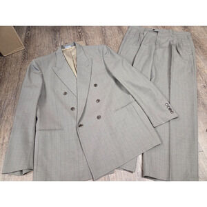 Oleg Cassini Vintage Men's Brown/Gray Stripe Suit Size 44 Jacket - 34x30 Pants